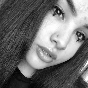 Meet your Posher, Alexcia